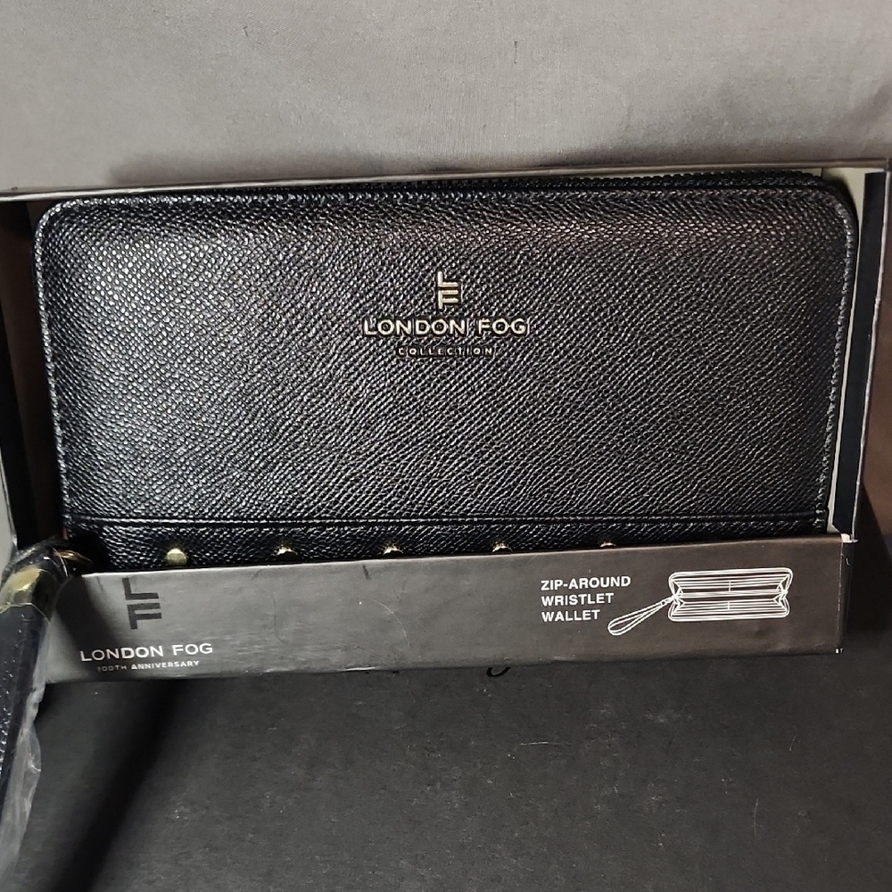 London Fog NWT Black Textured Wristlet with Gold Accents